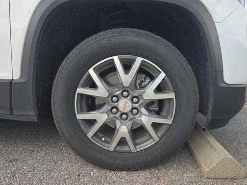 Summit White 2023 GMC Acadia SLT