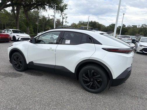 Pearl 2026 Toyota C-HR