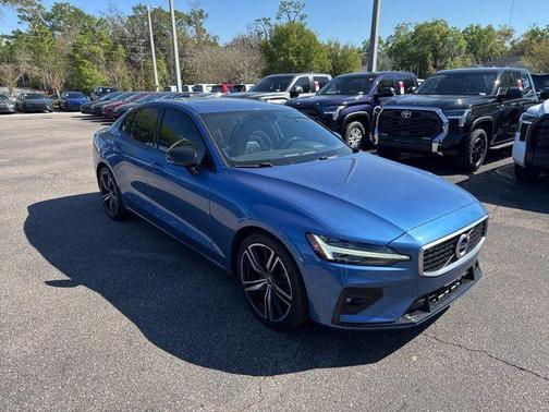 2020 Volvo S60 T5 R-Design