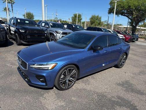 2020 Volvo S60 T5 R-Design