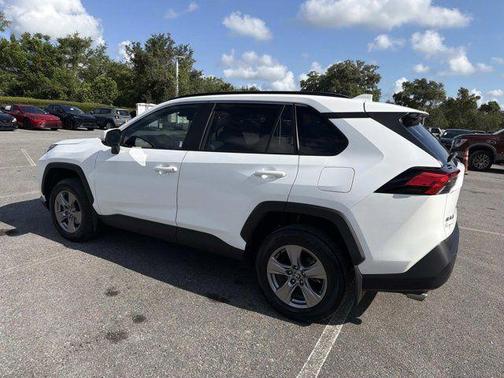 Ice 2024 Toyota RAV4 XLE