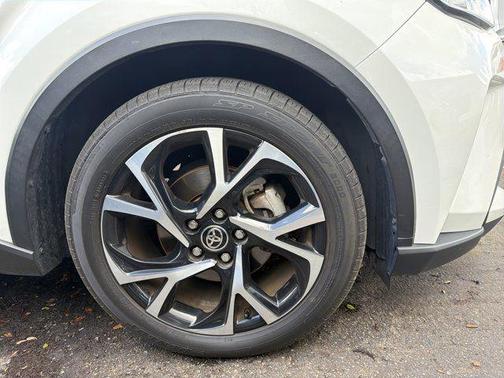 2021 Toyota C-HR XLE