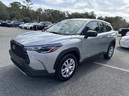 0D10 2024 Toyota Corolla Cross L