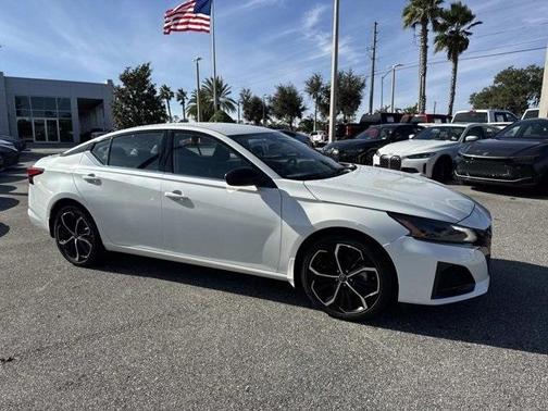 2025 Nissan Altima SR