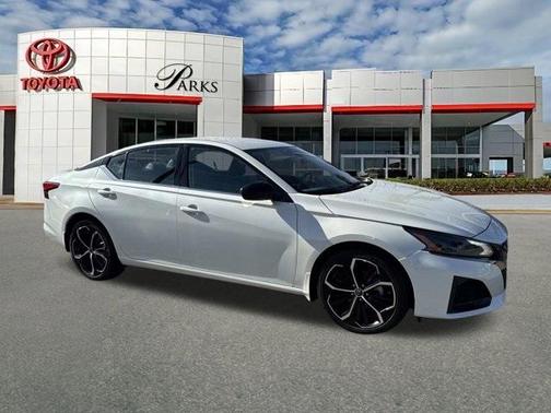 2025 Nissan Altima SR