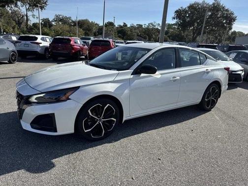 2025 Nissan Altima SR