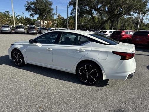 2025 Nissan Altima SR