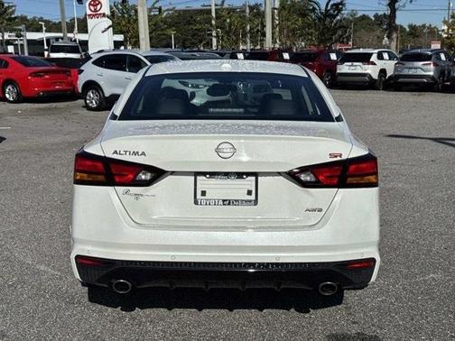 2025 Nissan Altima SR