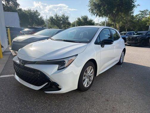 Ice 2026 Toyota Corolla Hatchback SE