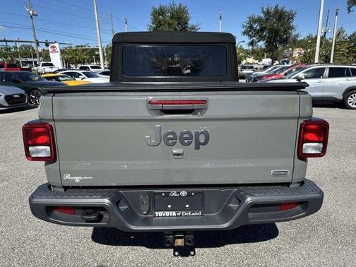 2022 Jeep Gladiator Overland