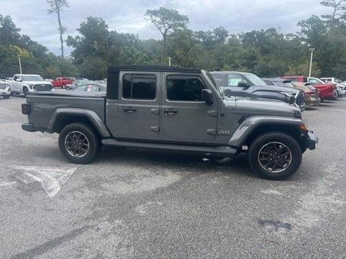 2022 Jeep Gladiator Overland