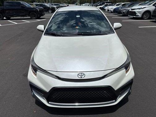 Blizzard Pearl 2021 Toyota Corolla SE