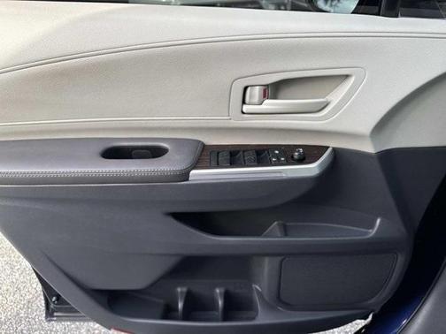 2023 Toyota Sienna LE