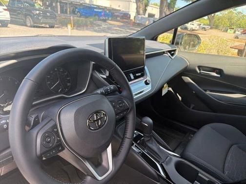 Ice 2026 Toyota Corolla Hatchback SE