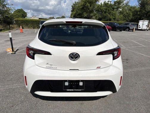Ice 2026 Toyota Corolla Hatchback SE