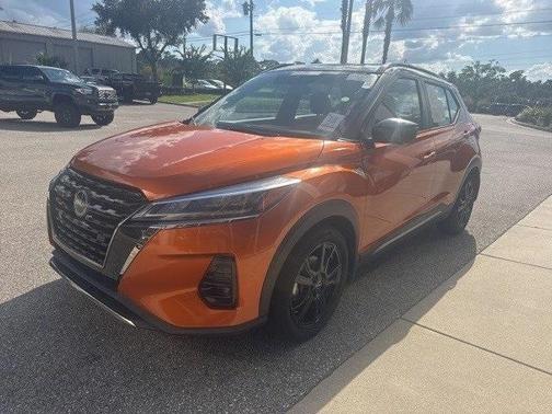 2022 Nissan Kicks SR