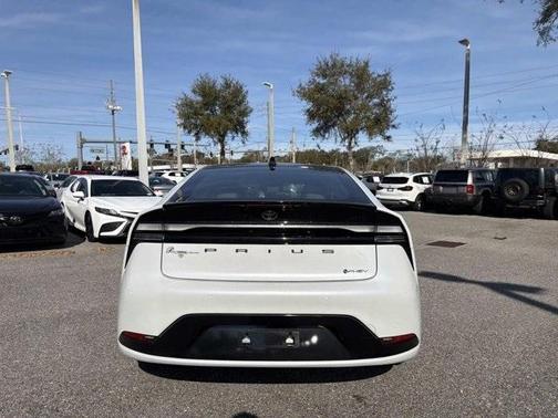 2025 Toyota Prius Plug-In Hybrid SE