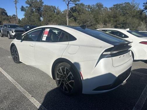 2025 Toyota Prius Plug-In Hybrid 