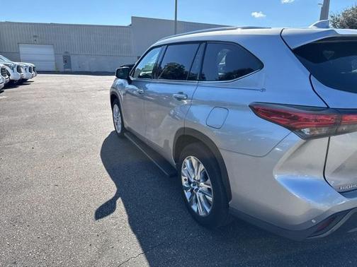 2023 Toyota Highlander Limited