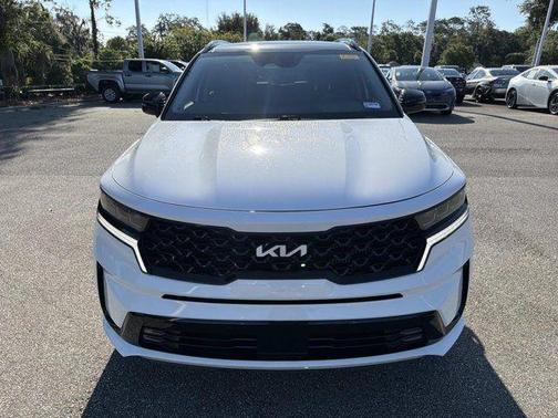 Glacial White Pearl 2023 Kia Sorento SX