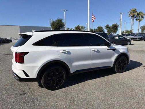 Glacial White Pearl 2023 Kia Sorento SX
