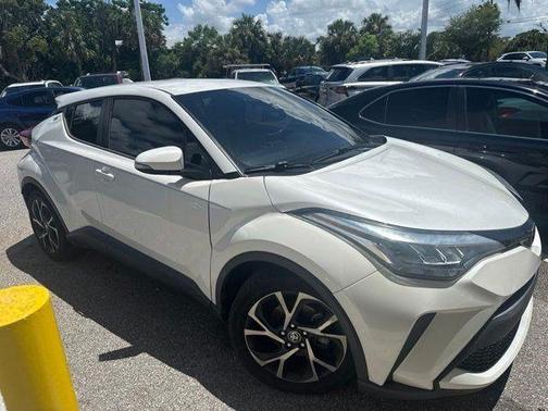 Blizzard Pearl 2020 Toyota C-HR XLE