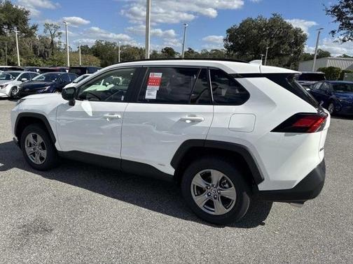 2025 Toyota RAV4 Hybrid LE