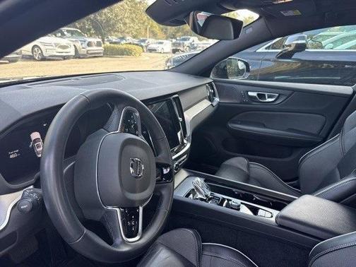 2024 Volvo S60 B5 Plus Black Edition