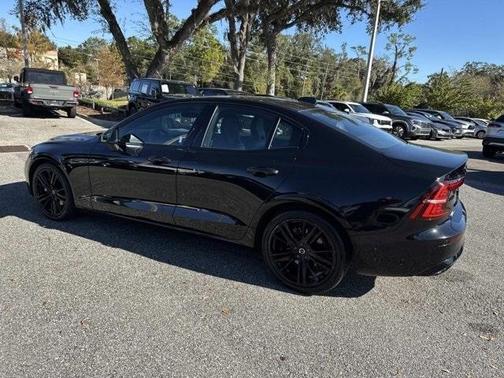 2024 Volvo S60 B5 Plus Black Edition