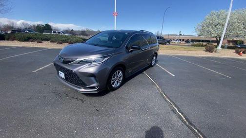 2021 Toyota Sienna XSE 7 Passenger