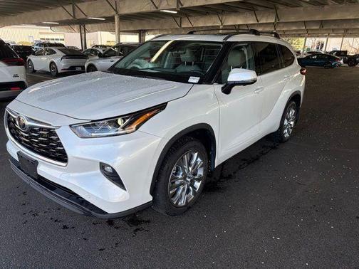 Wind Chill Pearl 2023 Toyota Highlander Limited