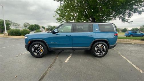 2023 Rivian R1S Adventure