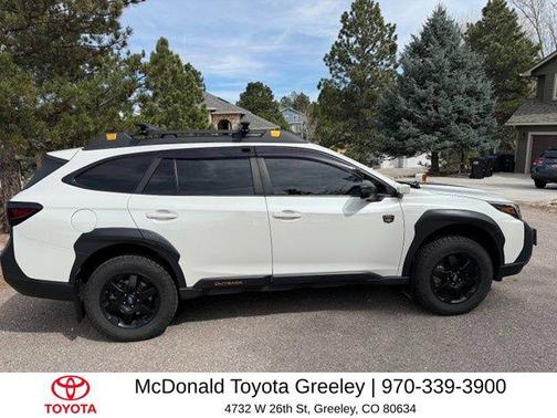 Crystal White Pearl 2022 Subaru Outback Wilderness