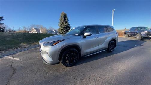 2024 Toyota Highlander LE
