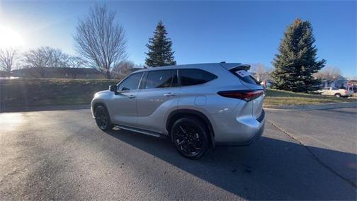 2024 Toyota Highlander LE