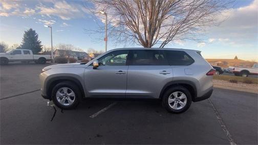 2025 Toyota Highlander Hybrid LE