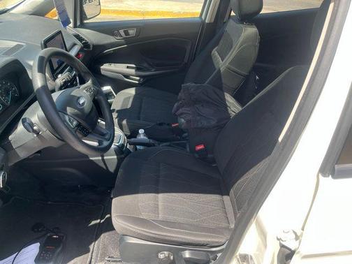 Diamond White 2021 Ford EcoSport SE