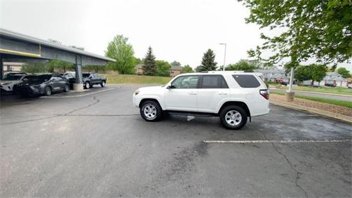 2022 Toyota 4Runner SR5