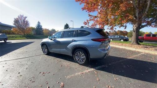 2023 Toyota Highlander Platinum