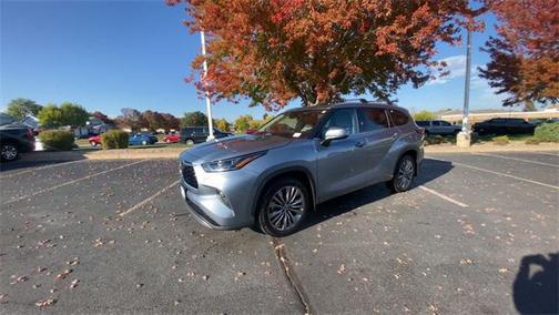 2023 Toyota Highlander Platinum