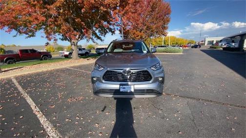 2023 Toyota Highlander Platinum