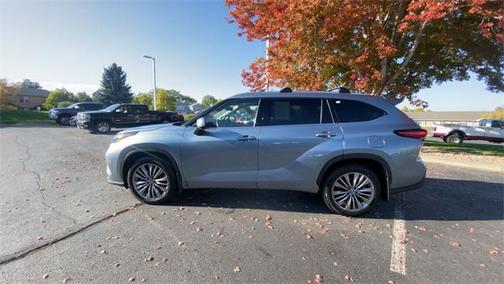 2023 Toyota Highlander Platinum