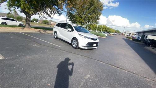 2022 Toyota Sienna Limited 7-Passenger