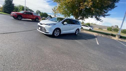 2022 Toyota Sienna Limited 7-Passenger