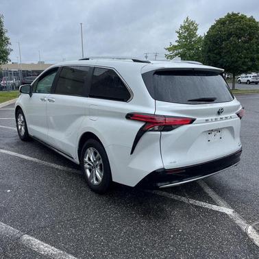2022 Toyota Sienna Limited 7-Passenger