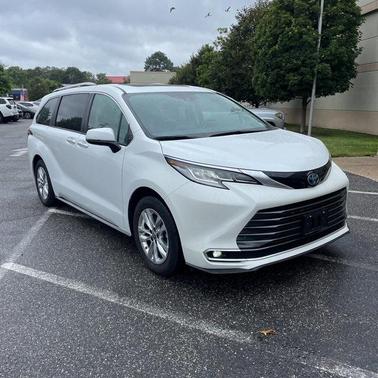 2022 Toyota Sienna Limited 7-Passenger