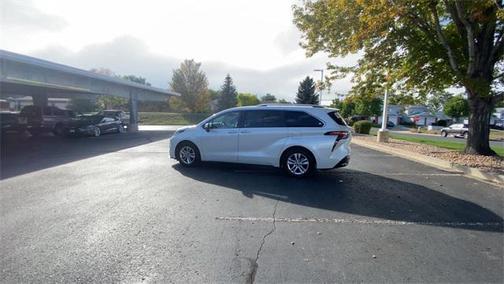 2022 Toyota Sienna Limited 7-Passenger