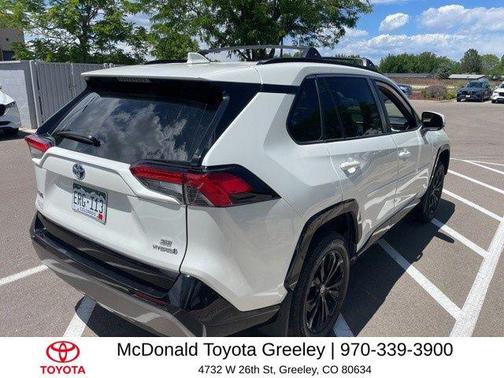 Blizzard Pearl 2022 Toyota RAV4 Hybrid SE