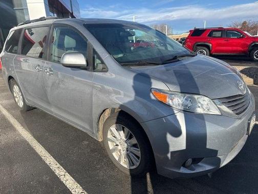 2017 Toyota Sienna XLE