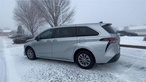 2021 Toyota Sienna LE